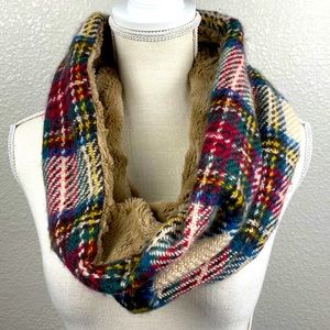 D & Y Plaid Infinity Scarf Soft Fuzzy & Warm